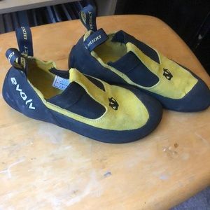 Evolv addict 7 rock climbing shoe